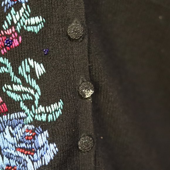 Vintage | Embroidered Flower Vest - Picture 9 of 9